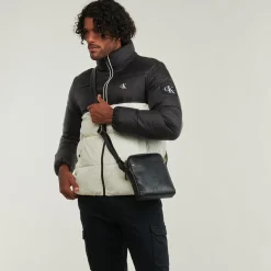 Calvin Klein Jeans - MONOGRAM SOFT REPORTER 18 AOP