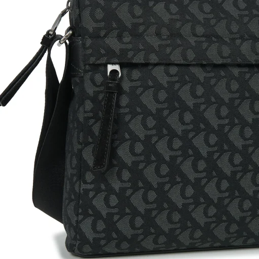 Calvin Klein Jeans - SLOUCHED MONOGRAM ZIP FLIGHT BAG