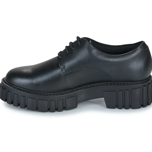 Clarks - PAGE WALK