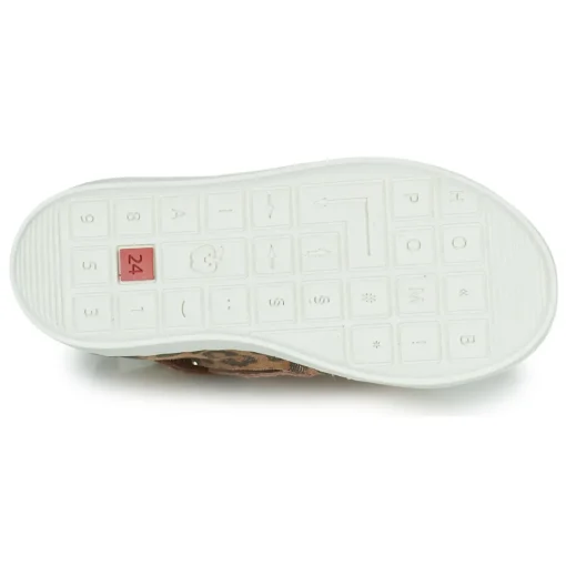 Shoo Pom - PLAY NEW JODLACE