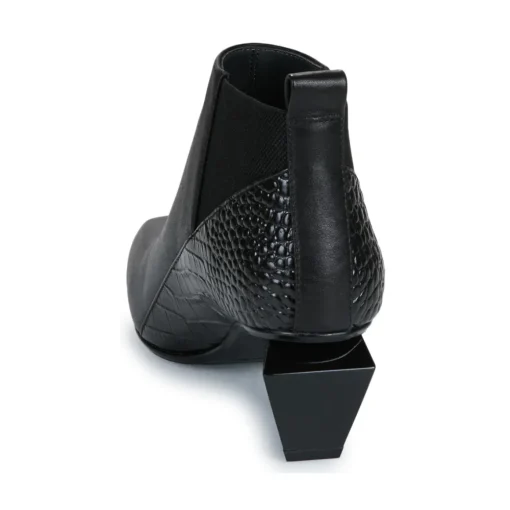 United nude - JACKY X